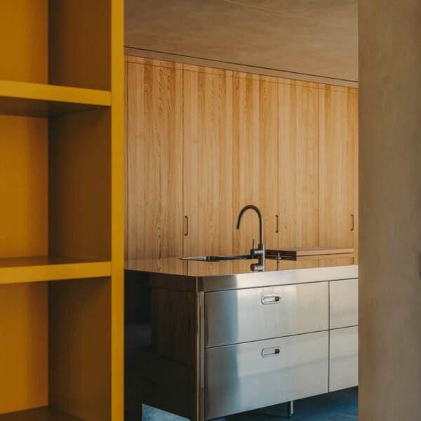 Skye Maunsell Studio + Jordi Veciana + Juan Gurrea Rumeu - Casa TD (Salva López + simone Marcolin)