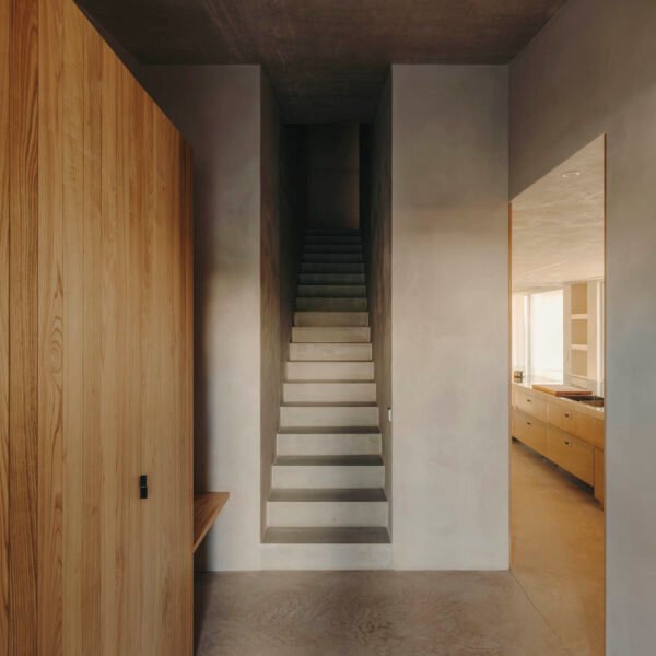 Skye Maunsell Studio + Jordi Veciana + Juan Gurrea Rumeu - Casa TD (Salva López + simone Marcolin)