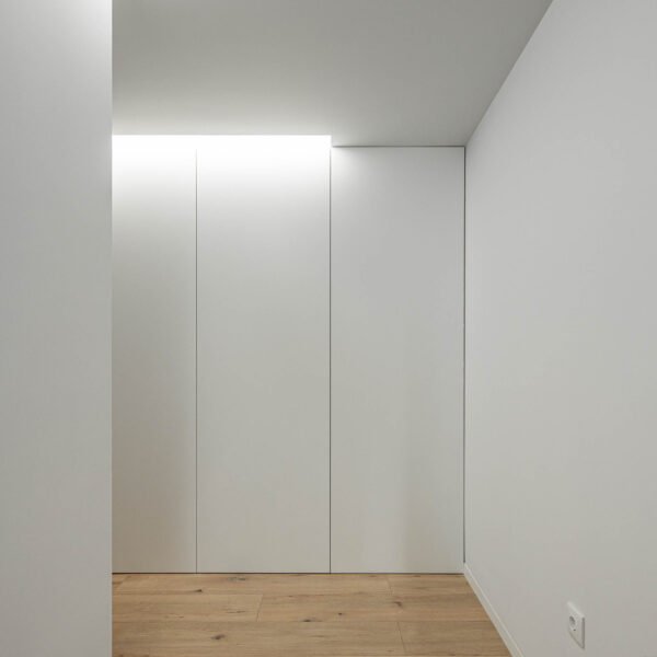 Tiago Leitão - Edificio en Matosinhos (Ivo Tavares Studio)
