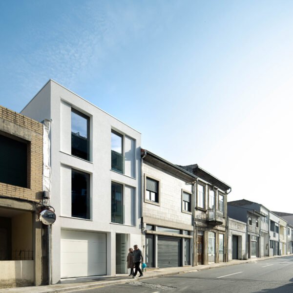 Tiago Leitão - Edificio en Matosinhos (Ivo Tavares Studio)