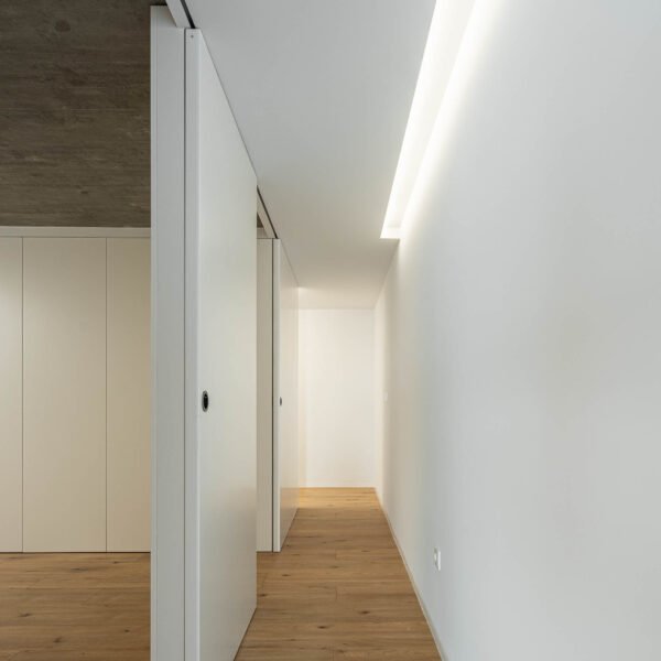 Tiago Leitão - Edificio en Matosinhos (Ivo Tavares Studio)