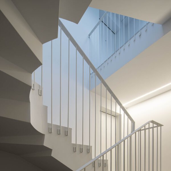 Tiago Leitão - Edificio en Matosinhos (Ivo Tavares Studio)