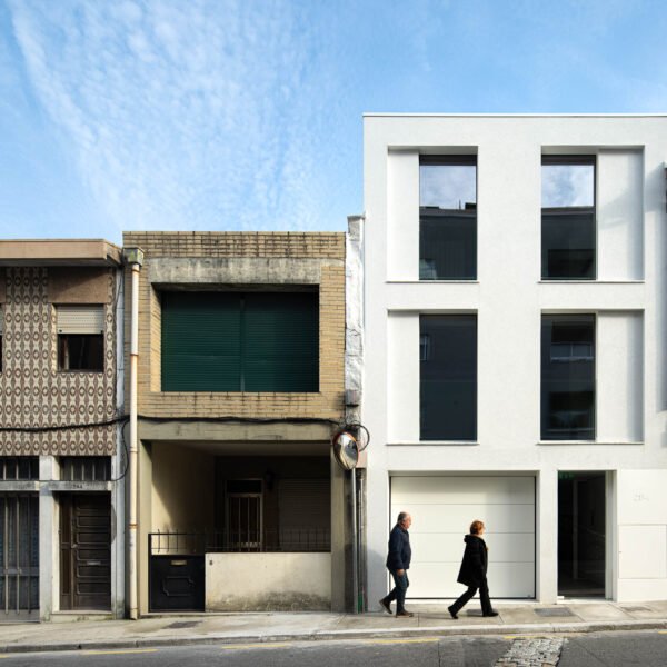 Tiago Leitão - Edificio en Matosinhos (Ivo Tavares Studio)