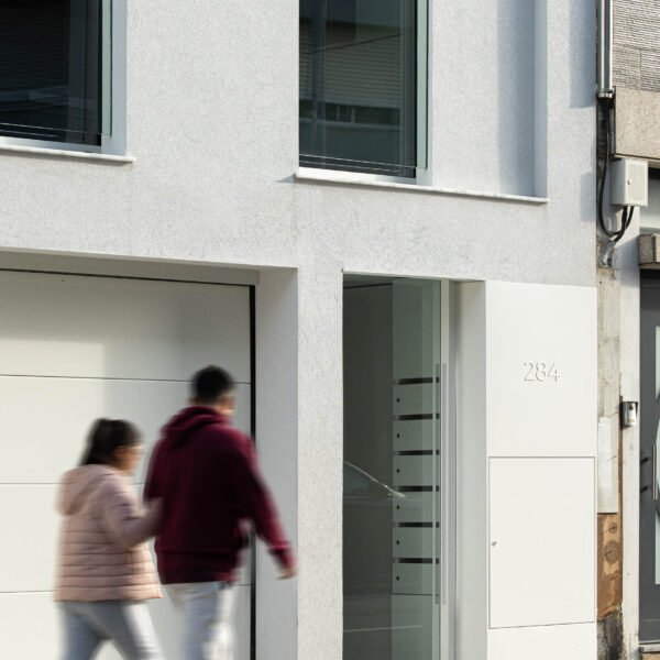 Tiago Leitão - Edificio en Matosinhos (Ivo Tavares Studio)