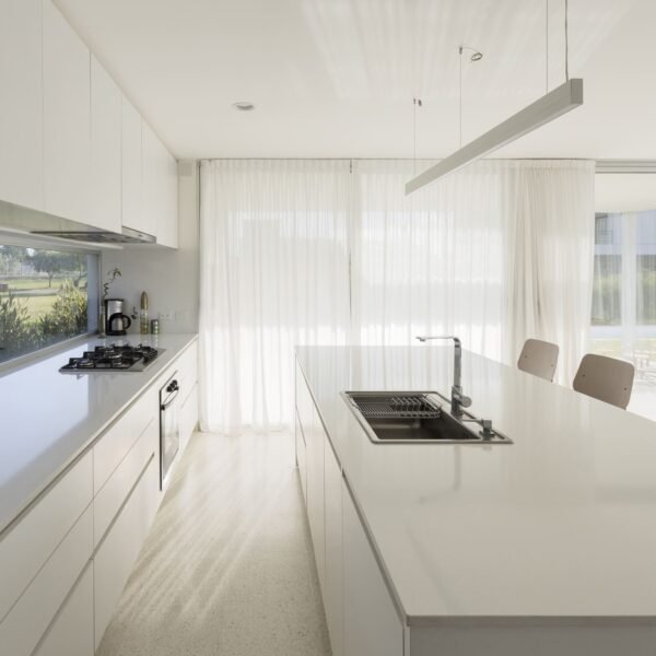 Anibal Bizzotto + Bruno Sirabo - Casa en Santa Emilia (Albano García)
