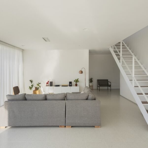 Anibal Bizzotto + Bruno Sirabo - Casa en Santa Emilia (Albano García)
