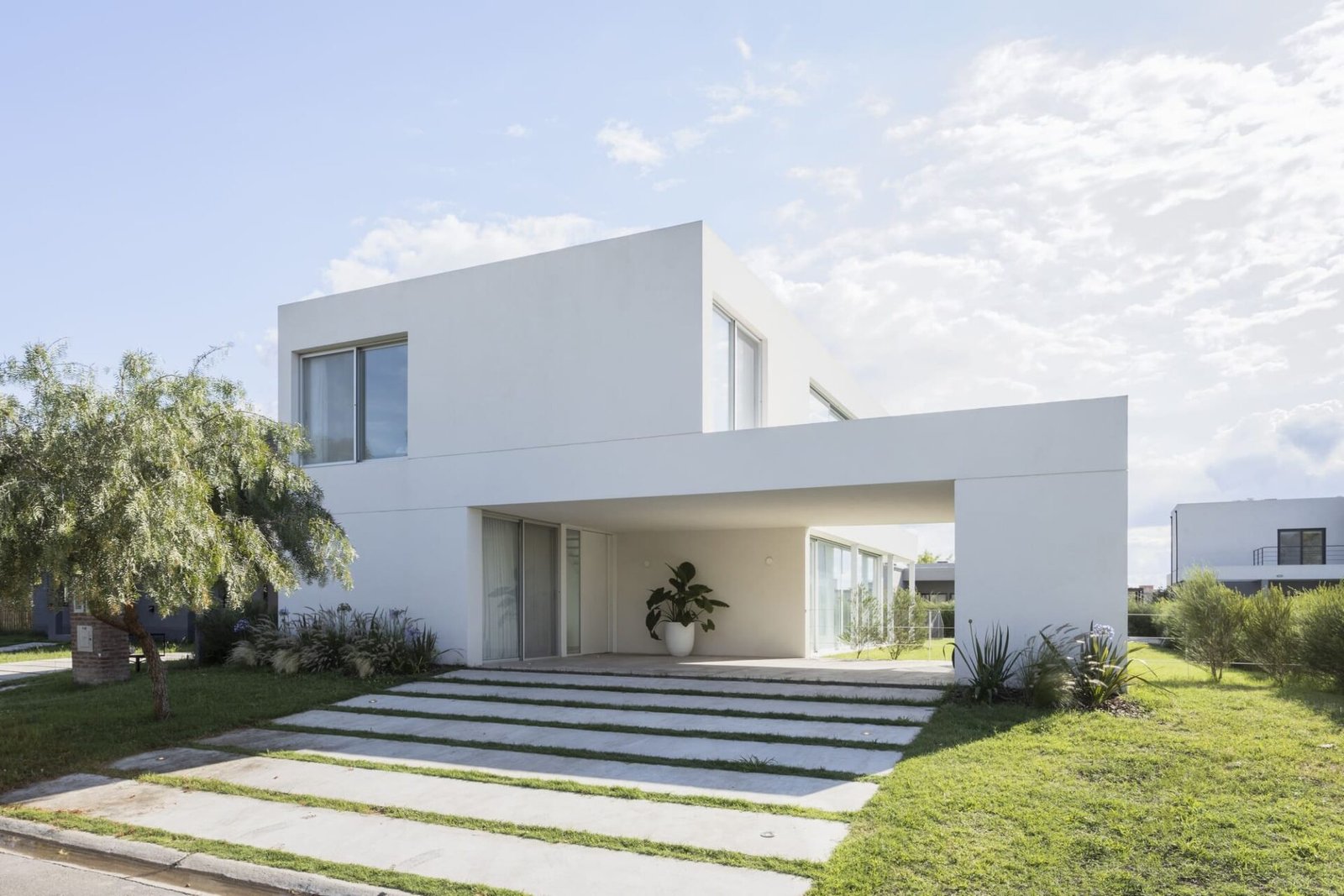 Anibal Bizzotto + Bruno Sirabo - Casa en Santa Emilia (Albano García)