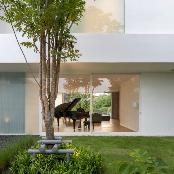 Spacy Architecture - Casa (Rungkit Charoenwat)