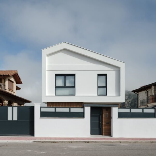Esther Vicario Azcona - Casa en Ezcaray (María Azcarate)