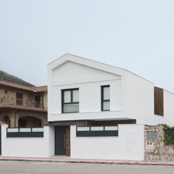 Esther Vicario Azcona - Casa en Ezcaray (María Azcarate)