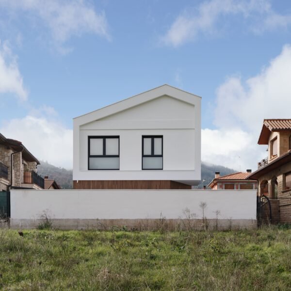 Esther Vicario Azcona - Casa en Ezcaray (María Azcarate)