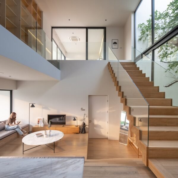 WARchitect - Residencia empotrada (Rungkit Charoenwat)