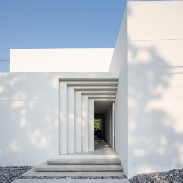WARchitect - Residencia empotrada (Rungkit Charoenwat)