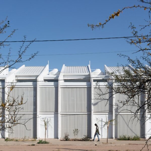 Carranza Vazquez arquitectos - Viviendas en Jesús María (Javier Agustín Rojas, Santiago Ruiz)