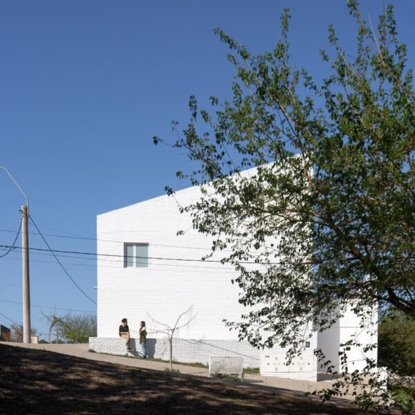 Carranza Vazquez arquitectos - Viviendas en Jesús María (Javier Agustín Rojas, Santiago Ruiz)
