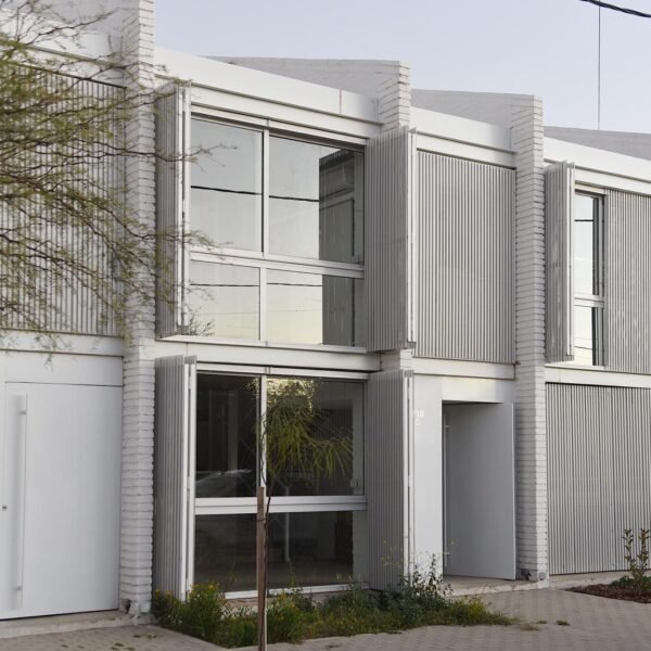 Carranza Vazquez arquitectos - Viviendas en Jesús María (Javier Agustín Rojas, Santiago Ruiz)