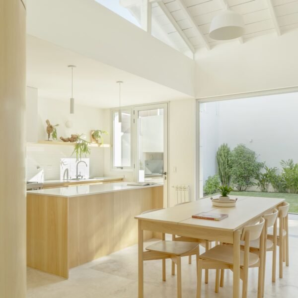 Di Marco + Robles Arquitectos - Casa Florida (Bruto Studio)