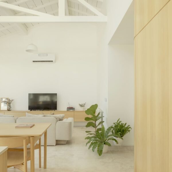 Di Marco + Robles Arquitectos - Casa Florida (Bruto Studio)