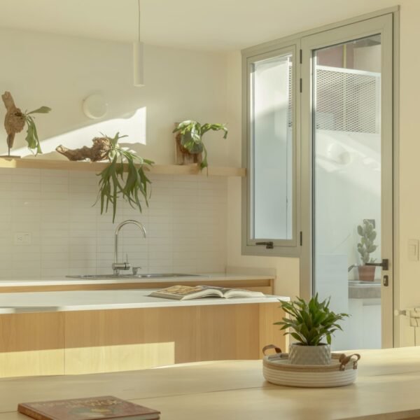 Di Marco + Robles Arquitectos - Casa Florida (Bruto Studio)
