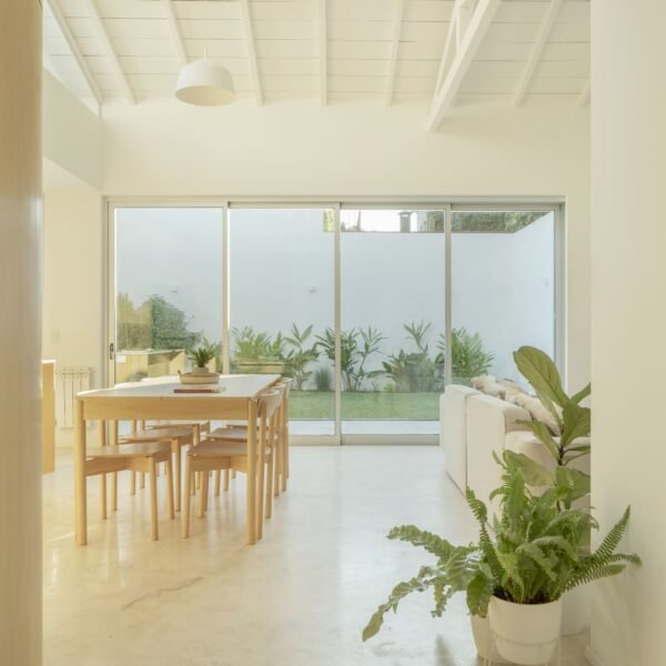 Di Marco + Robles Arquitectos - Casa Florida (Bruto Studio)