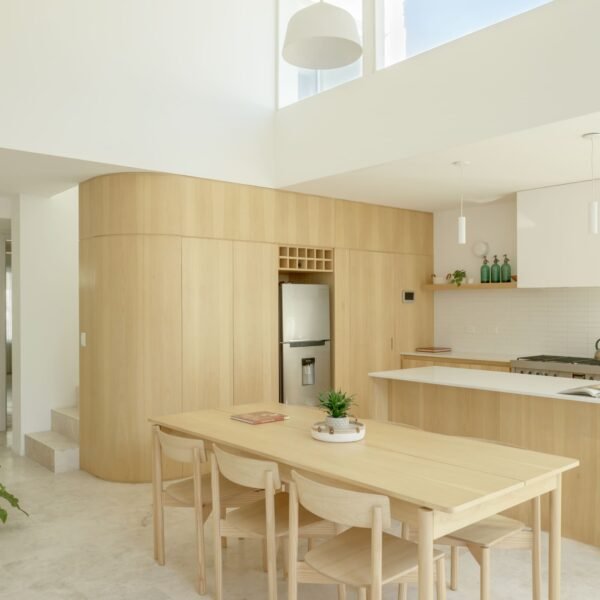 Di Marco + Robles Arquitectos - Casa Florida (Bruto Studio)