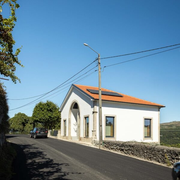 Tiago Castro Sousa - Casa Arco (Ivo Tavares Studio)