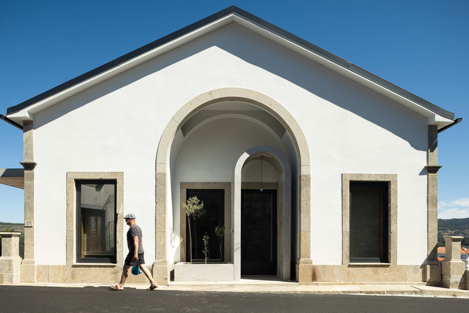 Tiago Castro Sousa - Casa Arco (Ivo Tavares Studio)