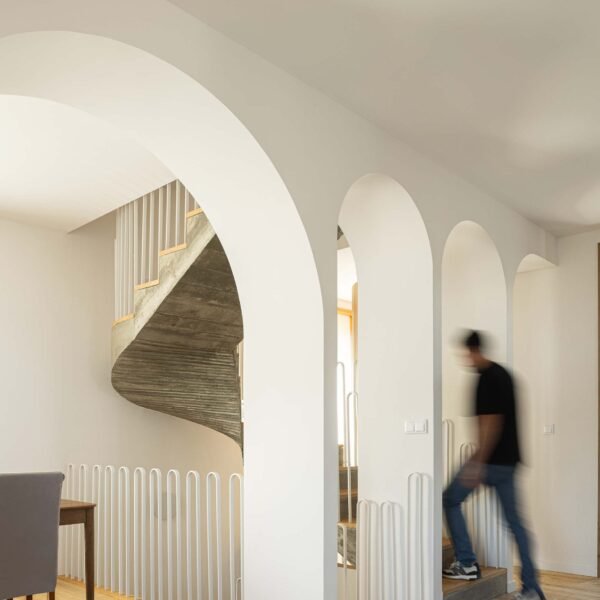 Tiago Castro Sousa - Casa Arco (Ivo Tavares Studio)