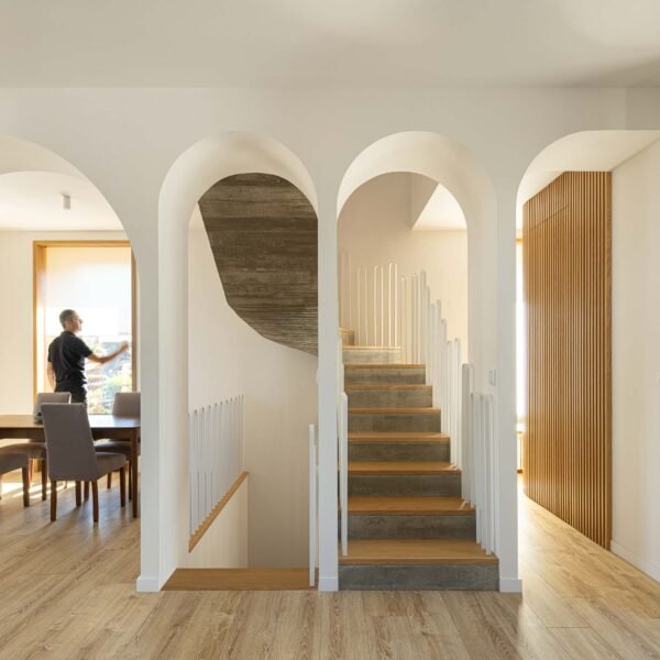 Tiago Castro Sousa - Casa Arco (Ivo Tavares Studio)