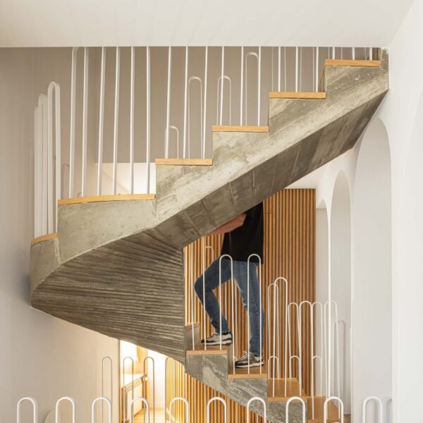 Tiago Castro Sousa - Casa Arco (Ivo Tavares Studio)