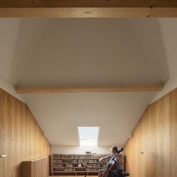 Tiago Castro Sousa - Casa Arco (Ivo Tavares Studio)