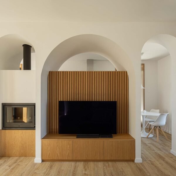 Tiago Castro Sousa - Casa Arco (Ivo Tavares Studio)