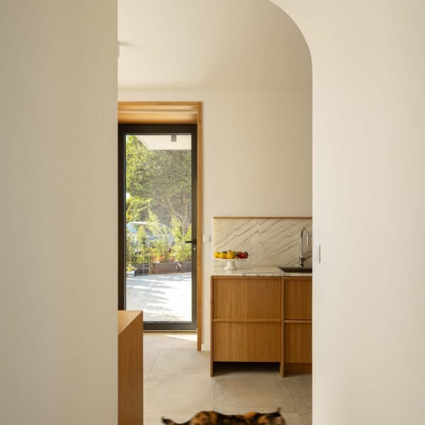 Tiago Castro Sousa - Casa Arco (Ivo Tavares Studio)