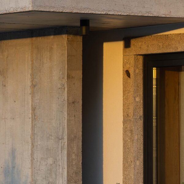 Tiago Castro Sousa - Casa Arco (Ivo Tavares Studio)