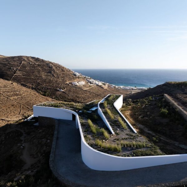 A31 Architecture - Casa Aimasia (Mike Kelley)