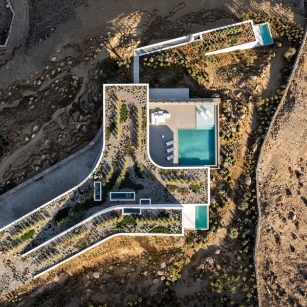 A31 Architecture - Casa Aimasia (Mike Kelley)
