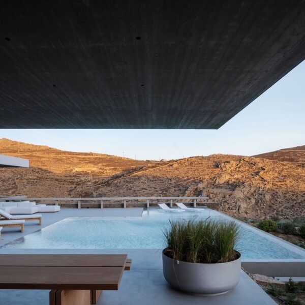A31 Architecture - Casa Aimasia (Mike Kelley)