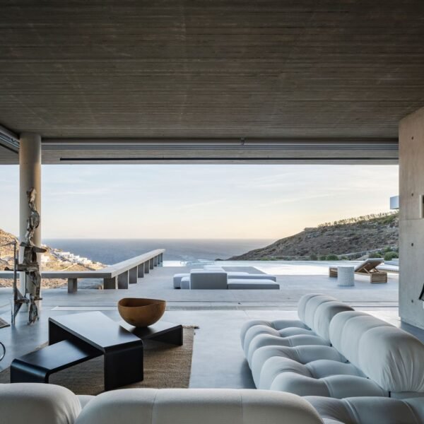 A31 Architecture - Casa Aimasia (Mike Kelley)