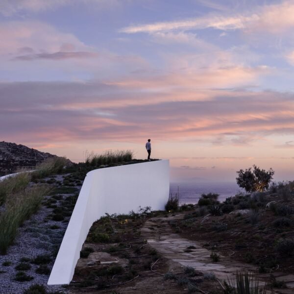 A31 Architecture - Casa Aimasia (Mike Kelley)
