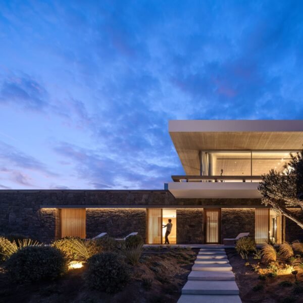 A31 Architecture - Casa Aimasia (Mike Kelley)