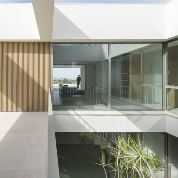 Alfada Estudio - Casa Honda (Juanca Lagares)