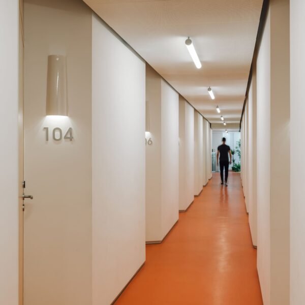 Andre Kong Studio - Vivienda para estudiantes (Lourenço Teixeira de Abreu)
