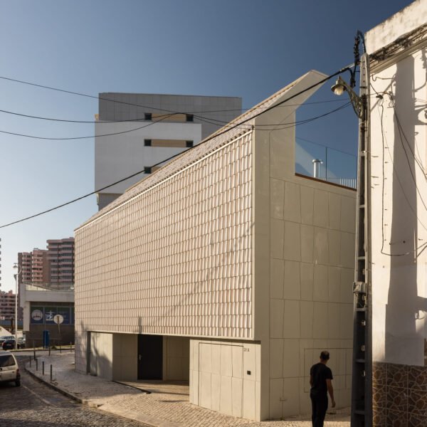 Andre Kong Studio - Vivienda para estudiantes (Lourenço Teixeira de Abreu)