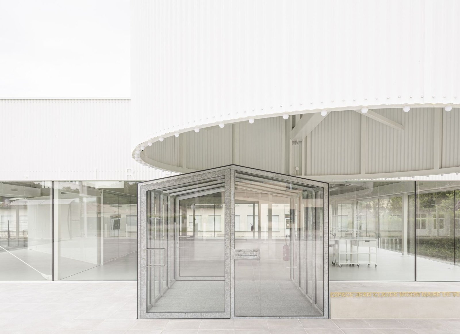 GENS - Estación de Servicio (Ludmilla Cerveny)