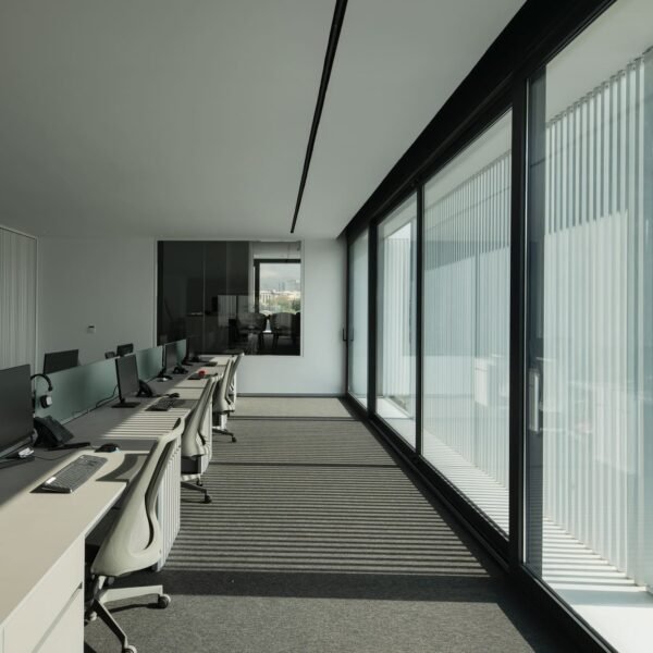NOIR Office - Oficina de Rahyaft (Deed Studio)