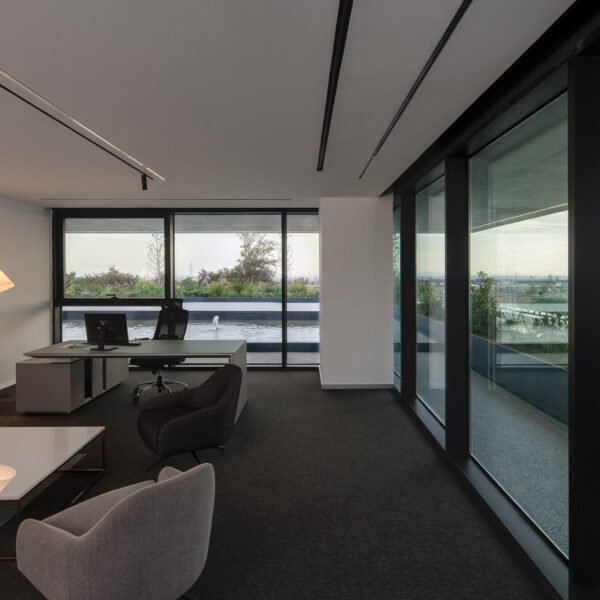 NOIR Office - Oficina de Rahyaft (Deed Studio)