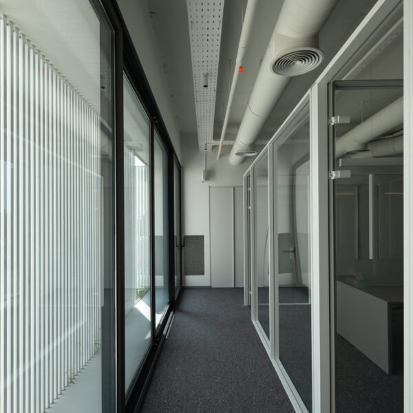 NOIR Office - Oficina de Rahyaft (Deed Studio)