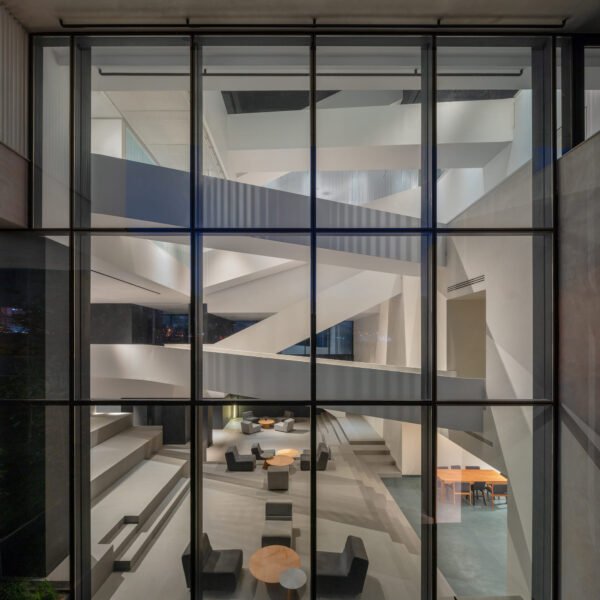NOIR Office - Oficina de Rahyaft (Deed Studio)