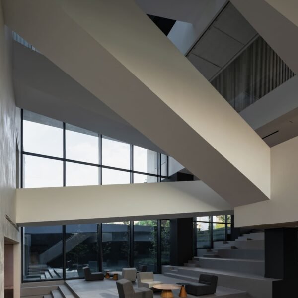 NOIR Office - Oficina de Rahyaft (Deed Studio)