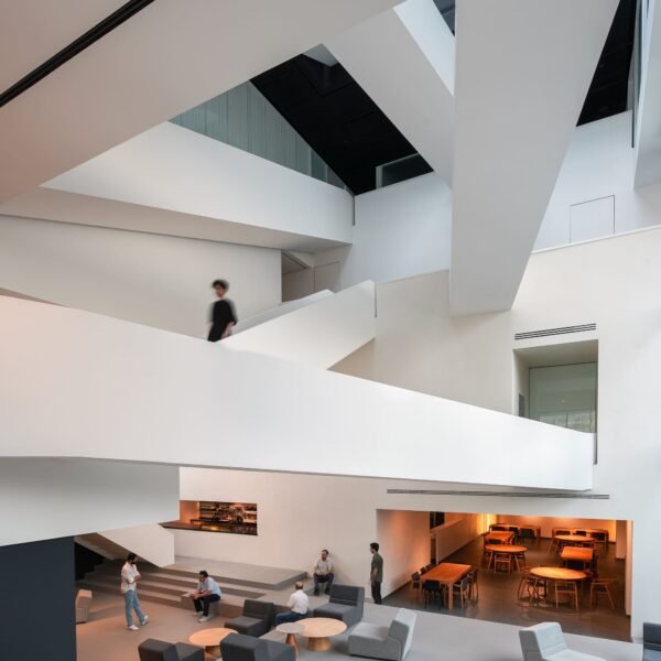 NOIR Office - Oficina de Rahyaft (Deed Studio)
